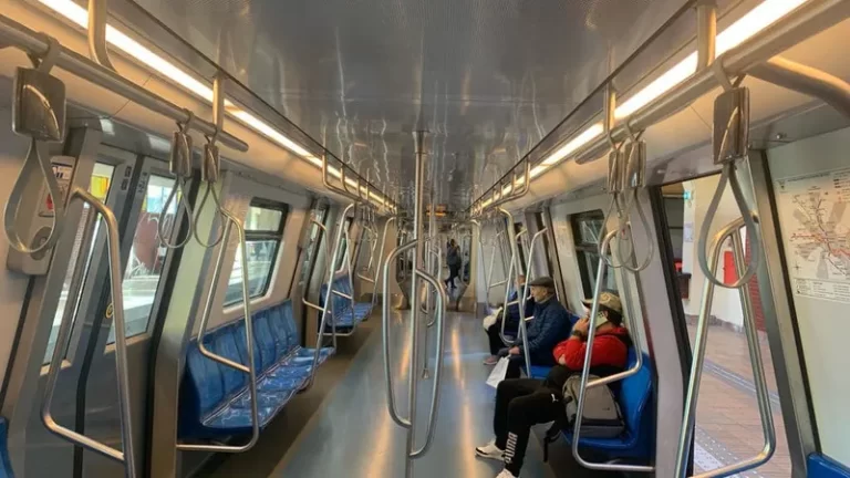 Cine primește spor de metrou: directori, traducători și șoferi beneficiază de bonusuri de până la 40% din salariu