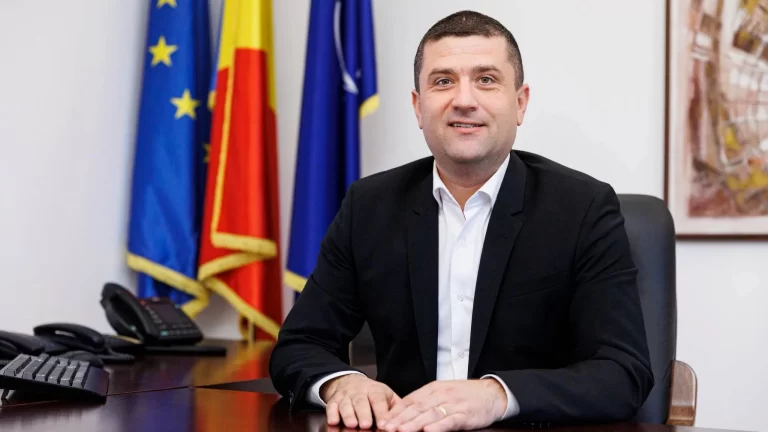 Românii își pot depune CV-urile pe site-ul Ministerului Economiei pentru posturi în companiile de stat