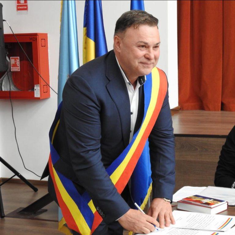 Primarul din Tunari acuzat de manipulare: cifre umflate și panică artificială pentru a justifica cereri de resurse