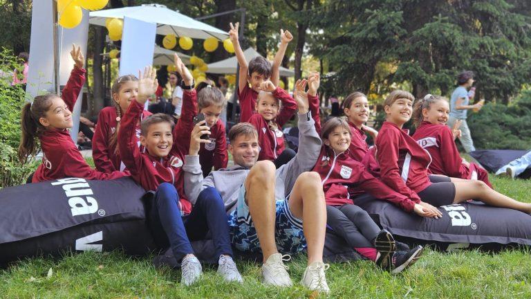 CS Rapid București – Secția de Atletism a adus energie și bucurie copiilor la „Sport și Joacă în Capitala Capitalei” – Ediția 16