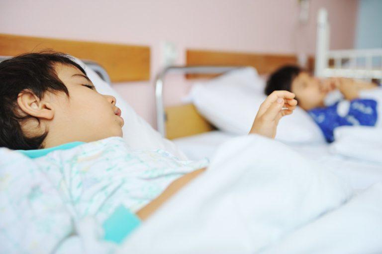 Focar Serratia la Spitalul „Sfânta Maria” Iași: 6 copii decedați, ATI închisă, control MS și anchetă a Poliției