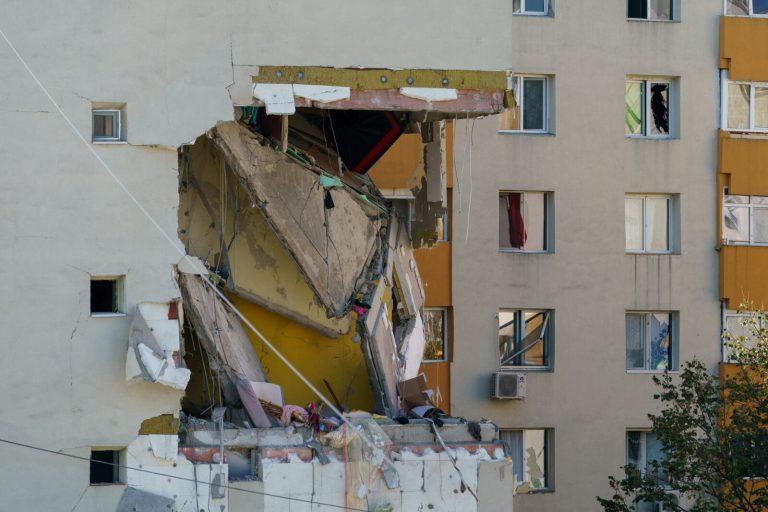 „Istoricul corupției” al blocului care a explodat în Sectorul 5. Reabilitat cu o firmă trimisă în judecată într-un dosar al lui Marian Vanghelie