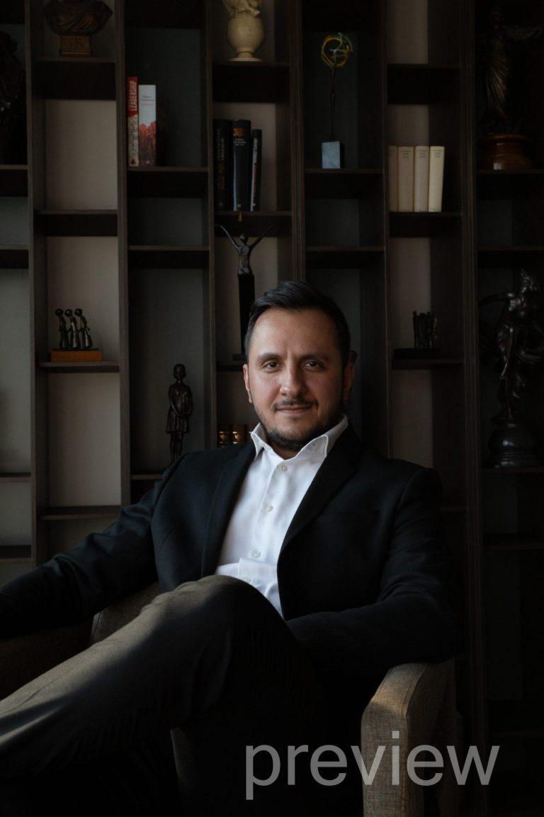 Florin Pețu susține un atelier de marketing aplicat pentru profesioniștii din turism