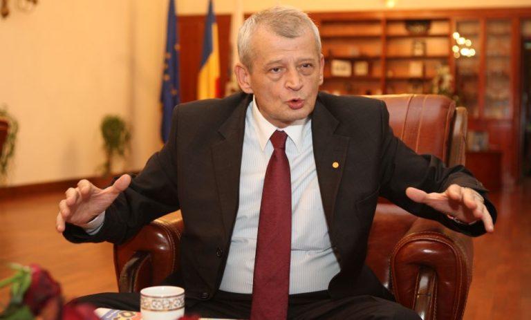 Sorin Oprescu, prins pe aeroportul din Salonic. Fostul primar al Capitalei, reținut de poliția greacă. România cere extrădarea pentru pedeapsa de 10 ani și 8 luni de închisoare