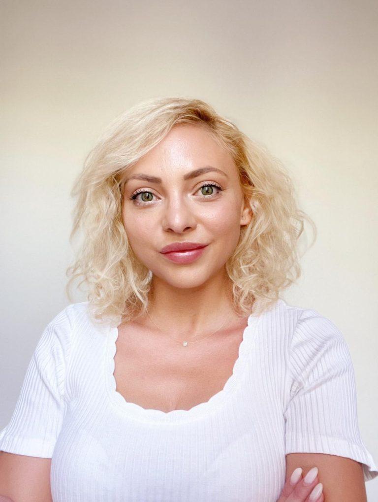 INTERVIU EXCLUSIV: Cristina Belu: „Oamenii nu caută doar un job. Caută sens, direcție și autenticitate.”