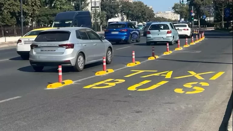 Mașinile cu minimum 4 persoane ar putea circula pe benzile speciale de transport în comun. Proiect pentru reducerea traficului și a poluării în București