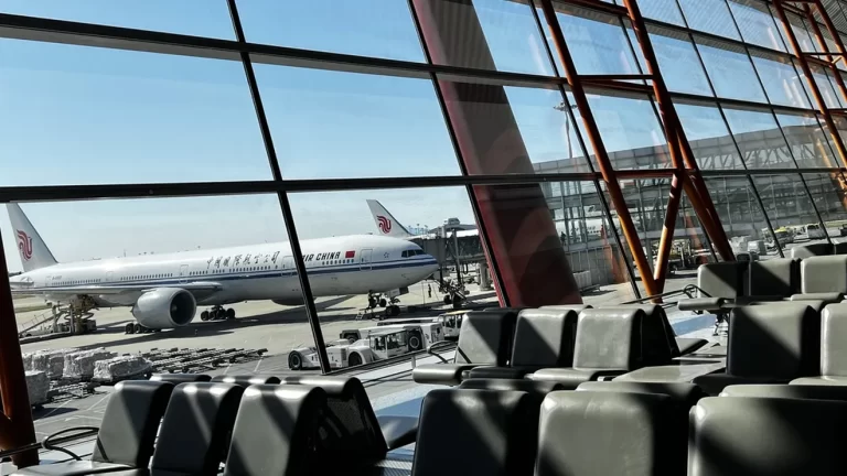 Remunerația administratorilor Companiei Naționale Aeroporturi București a fost stabilită la 46.560 de lei brut/lună. Ministerul Transporturilor a respins propunerea Fondului Proprietatea de a reduce suma la 19.885 lei