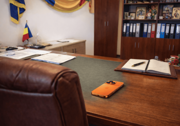 Austeritate doar pe hârtie: iPhone 17 Pro și Pro Max cumpărate de primării din comune mici. Cum explică edilii achizițiile din bani publici