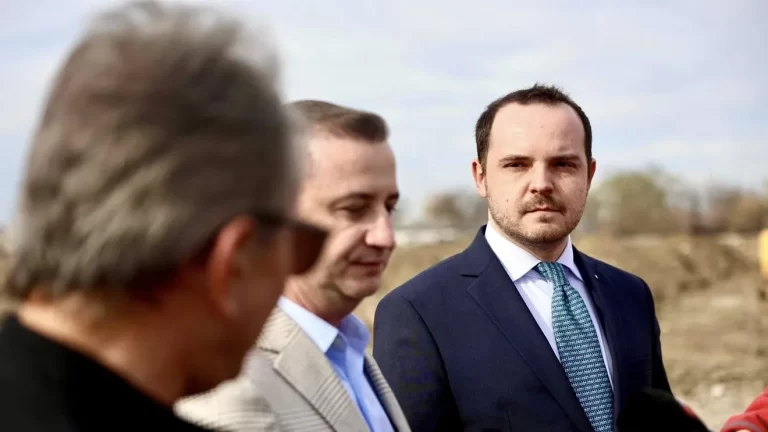 Reforma asigurărilor de sănătate: Ministrul Alexandru Rogobete vrea să spargă monopolul CNAS și să permită accesul caselor private la contribuțiile obligatorii