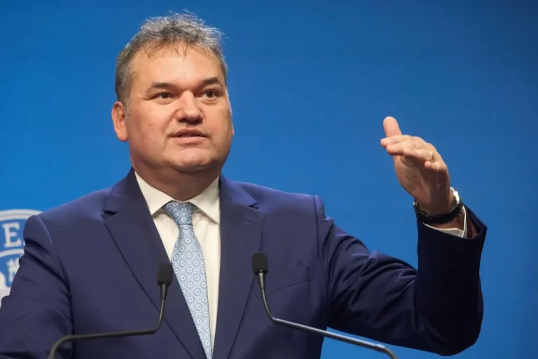 Doar 25% dintre primării își plătesc salariile din venituri proprii. Declarațiile ministrului Cseke Attila și comparația cu situația din 2021