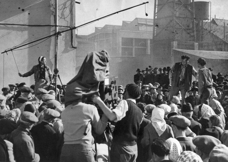 „Nepoții gornistului” (1953) – frescă istorico-politică adusă în atenție prin intermediul fotografiilor de platou
