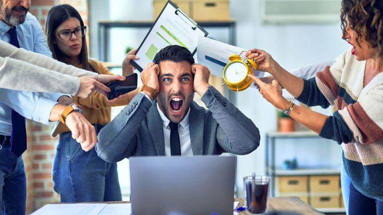 Eurostat: Românii muncesc mai mult decât media europeană, dar sunt printre cei mai slab plătiți din UE. Dezechilibrul major de pe piața muncii din România