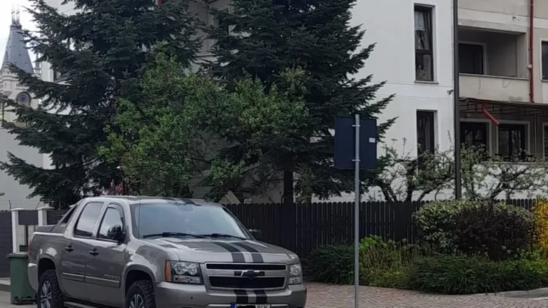 Șeful Inspecției Fiscale Iași, suspectat că a evitat plata impozitului printr-o schemă cu mașină de lux și conexiuni familiale