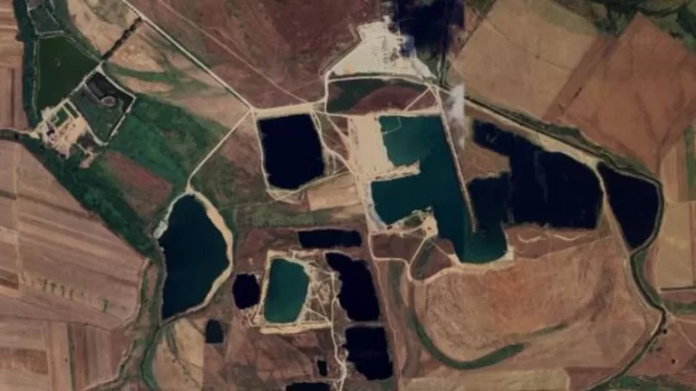 Balastiere ilegale de peste 100 de hectare în Olt: controale, dosare penale și conexiuni politice în jurul exploatărilor de nisip și pietriș