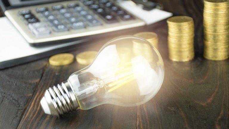 România, cel mai mare preț la energia electrică din Europa. Lipsa bateriilor de stocare scumpește energia