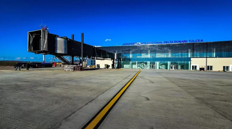 Aeroportul Tulcea, doar 80 de pasageri în 2026. Subvenții de peste două milioane de euro anual