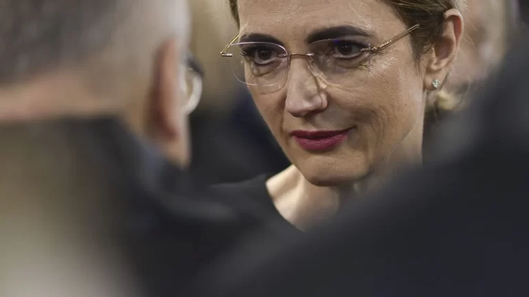 CCR respinge sesizarea Guvernului Bolojan în disputa cu Înalta Curte. Procesul privind salariile magistraților continuă, iar miza este de ordinul miliardelor de lei